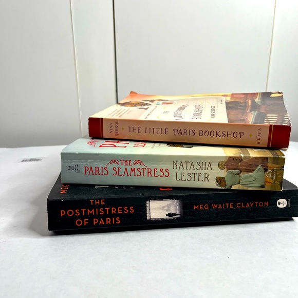 Paris themed book bundle - Picture 1 of 7
